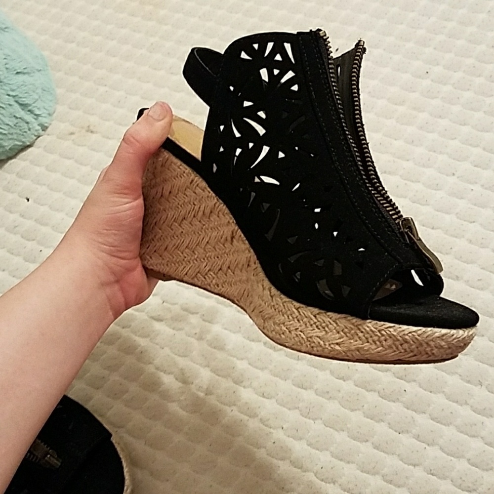 Shoes - Picture 6 of 6